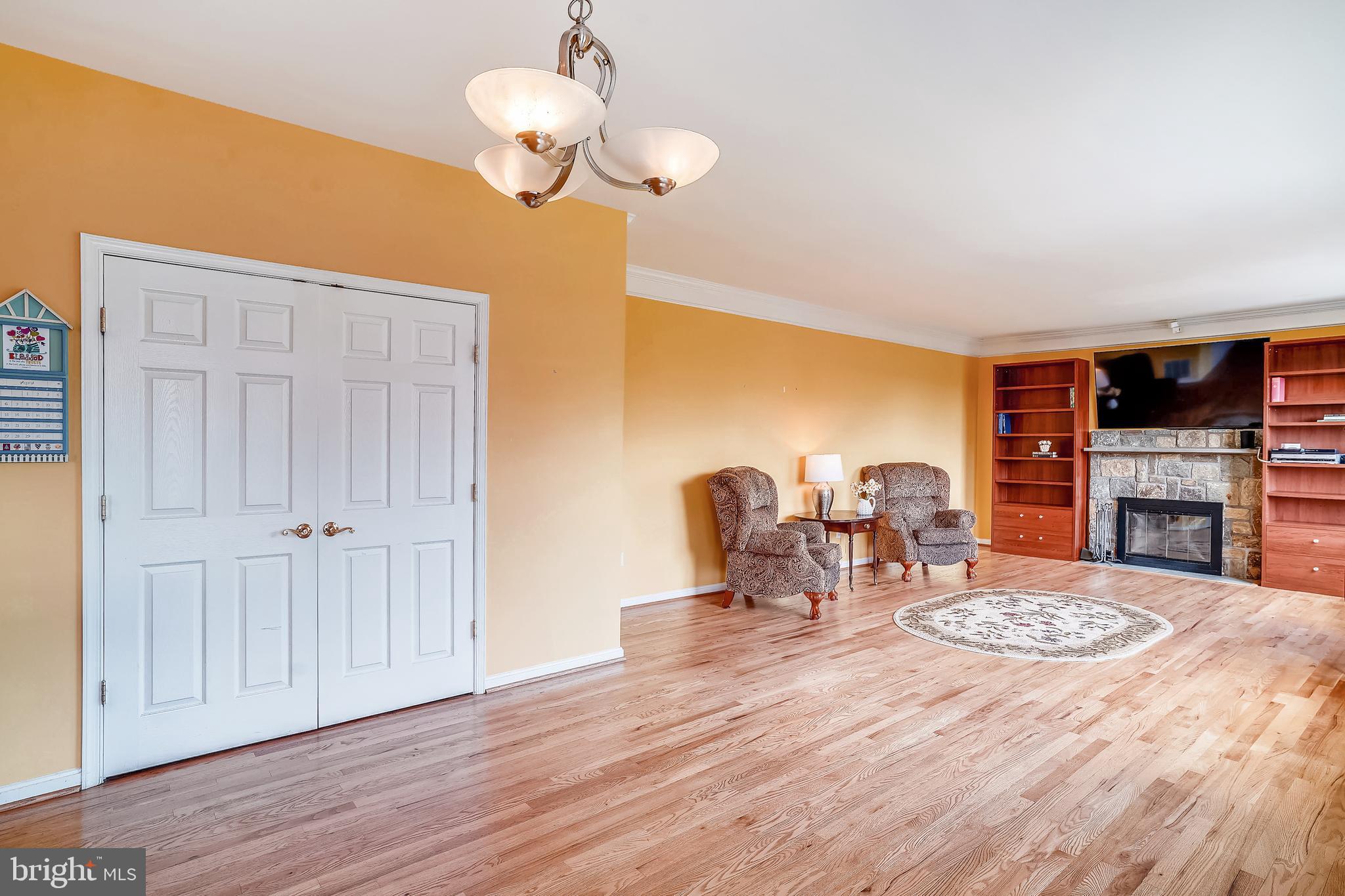23907 Old Hundred Road Dickerson, MD 20842 - Photo 23 of 126 Large Pantry