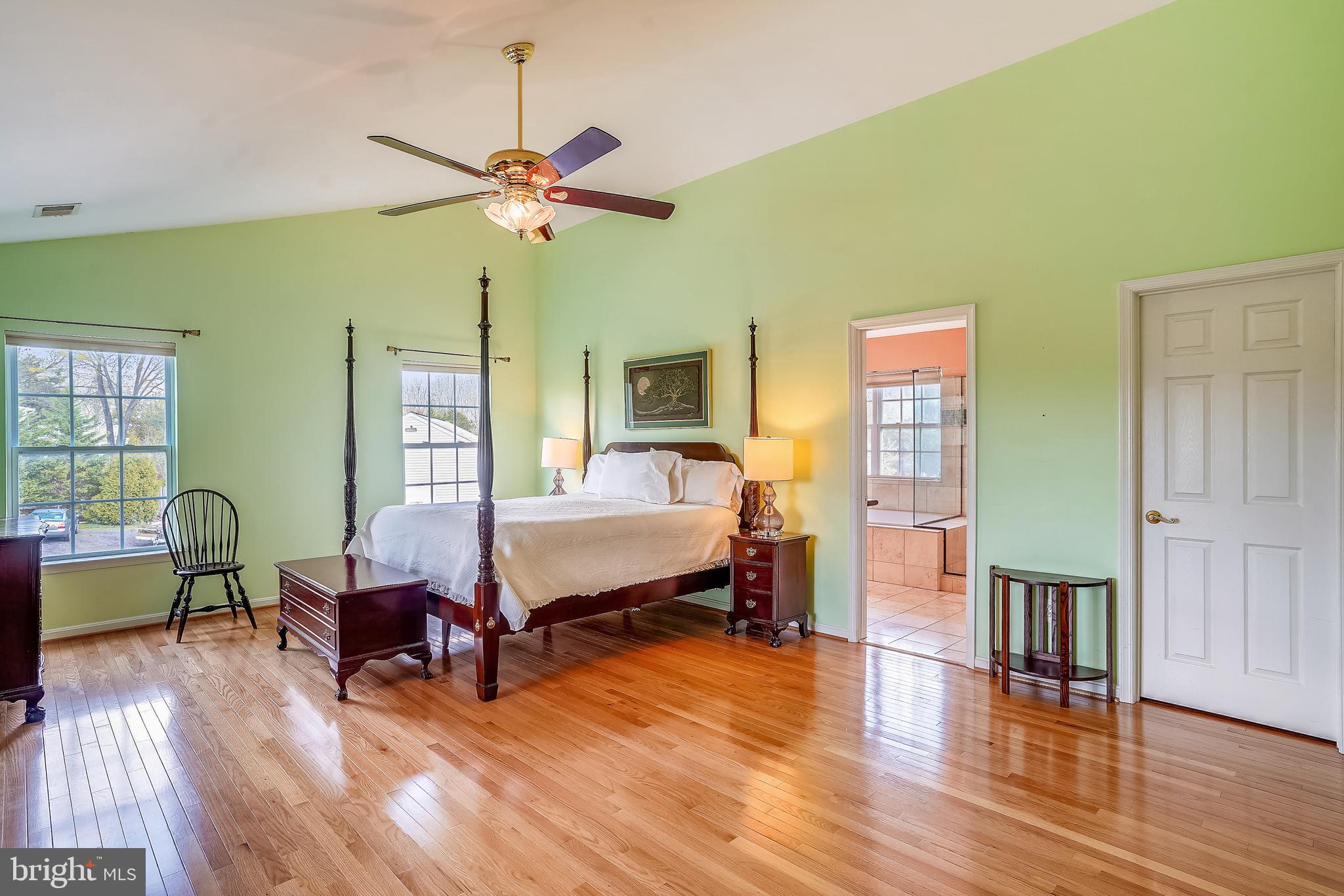 23907 Old Hundred Road Dickerson, MD 20842 - Photo 47 of 126 LOOK at the SIZE of this Owner's Suite!