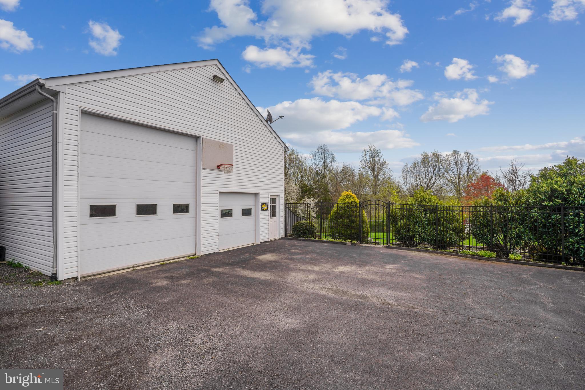 23907 Old Hundred Road Dickerson, MD 20842 - Photo 87 of 126 HUGE Workshop/Office/Business/Hobby...