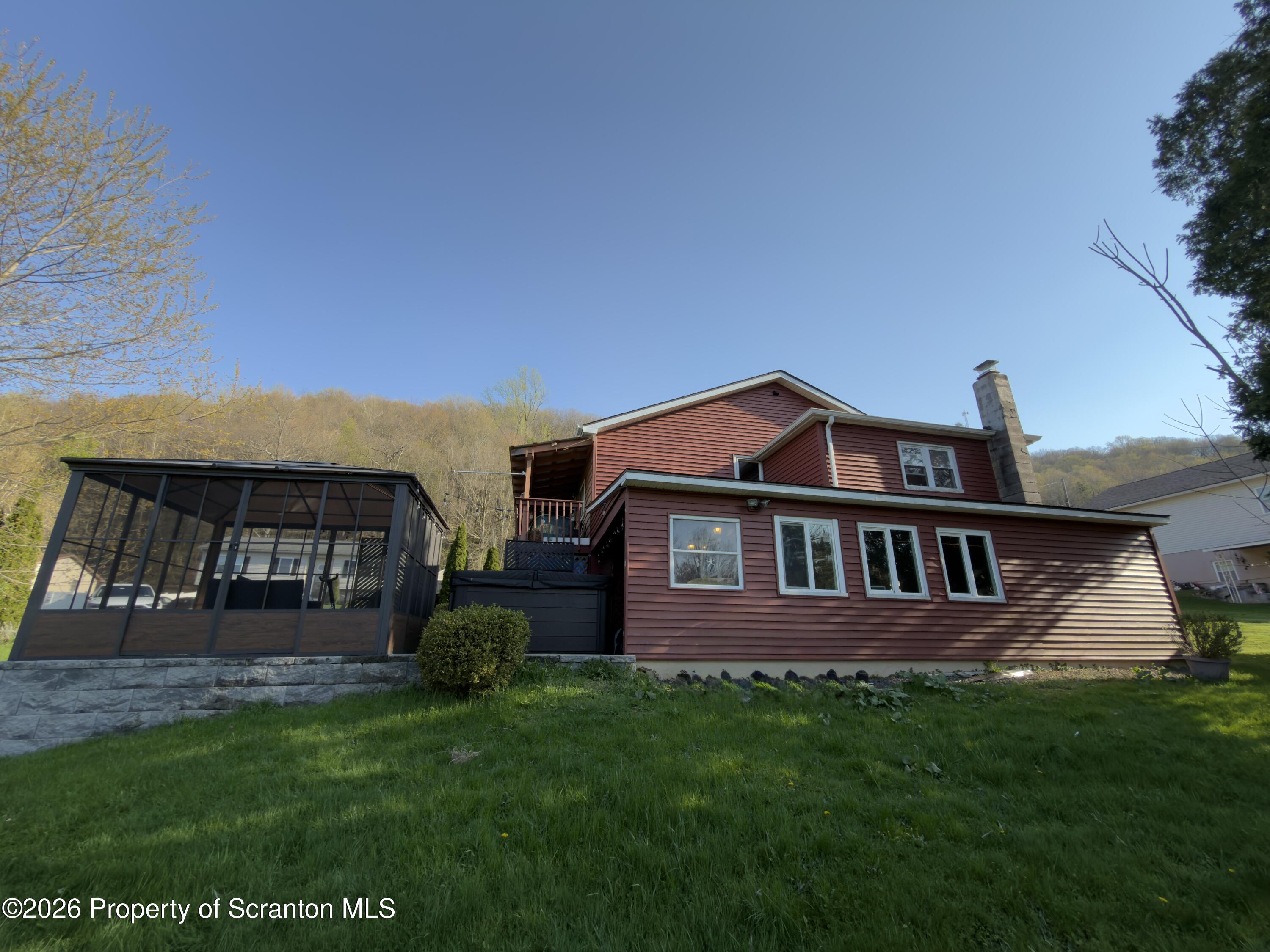 338 Bailey Street Clarks Summit, PA 18411 - Photo 5 of 24 IMG_2386