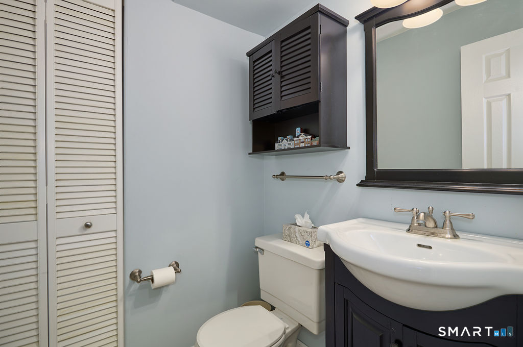 6 Hollyberry Lane, Unit 6 Ridgefield, CT 06877 - Photo 15 of 31 Half Bath