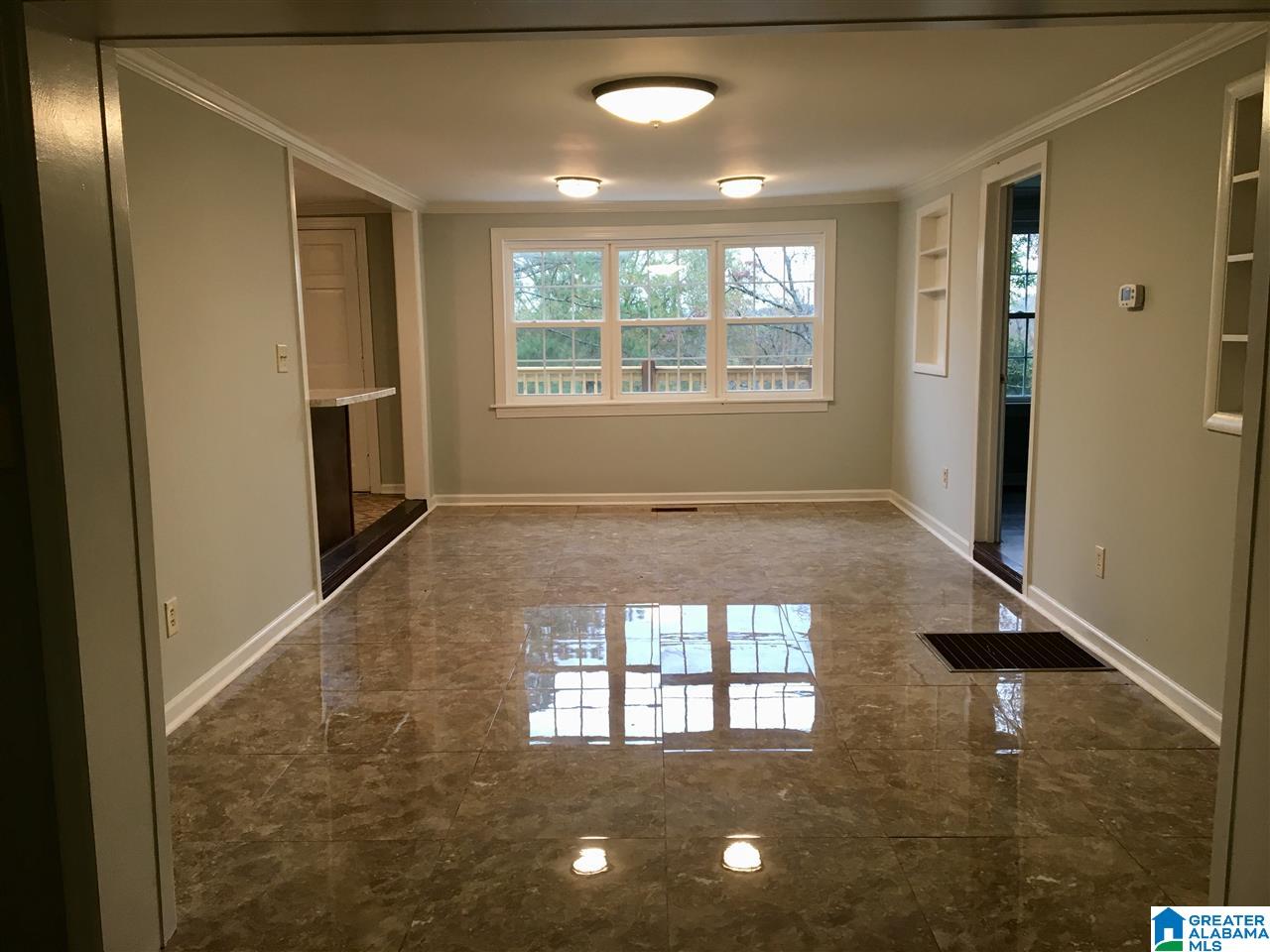 185 Lakeshore Circle Oneonta, AL 35121 - Photo 3 of 27