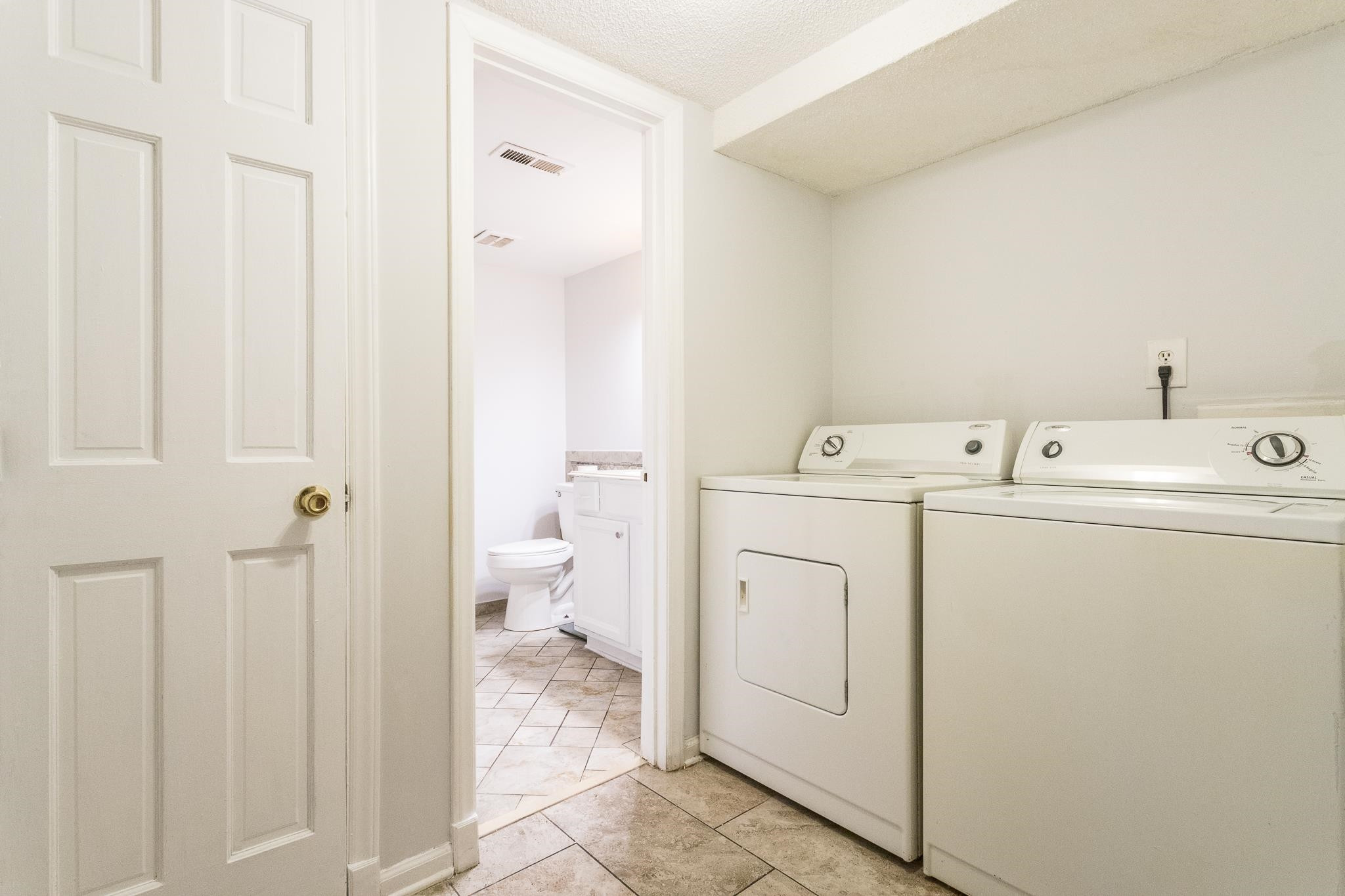 5068 Flint Ridge Place, Unit 5068 Raleigh, NC 27609 - Photo 6 of 12 Laundry