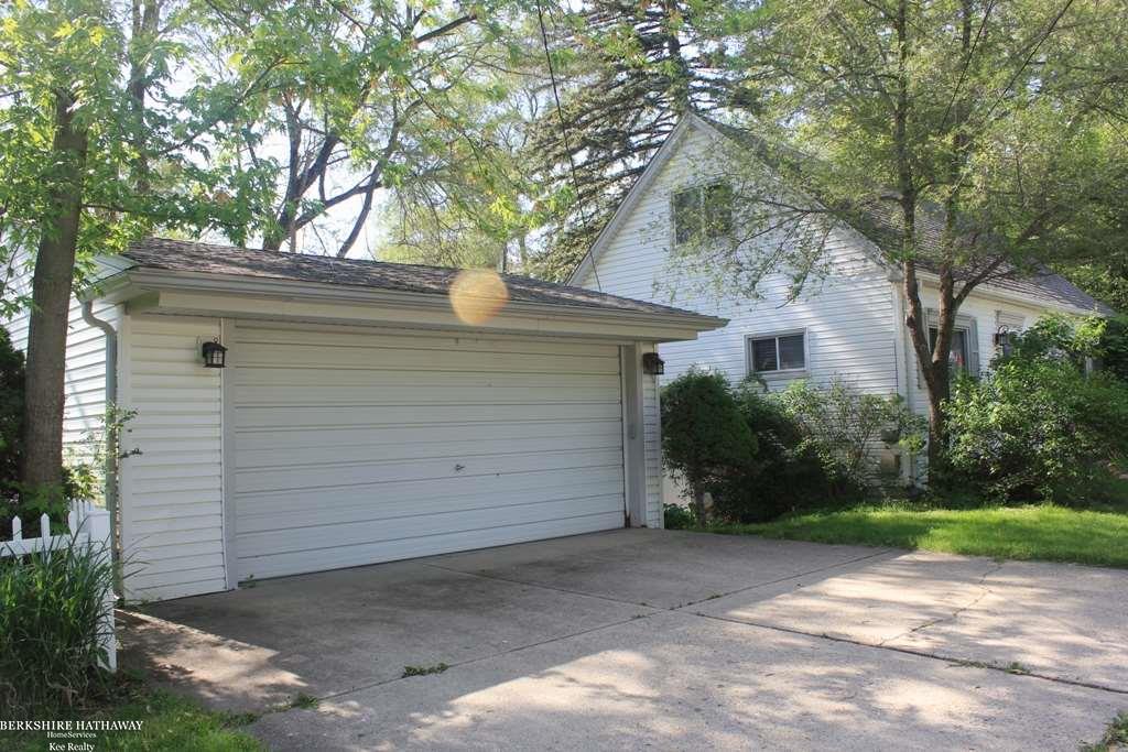 603 Renshaw Street Rochester, MI 48307 - Photo 2 of 34