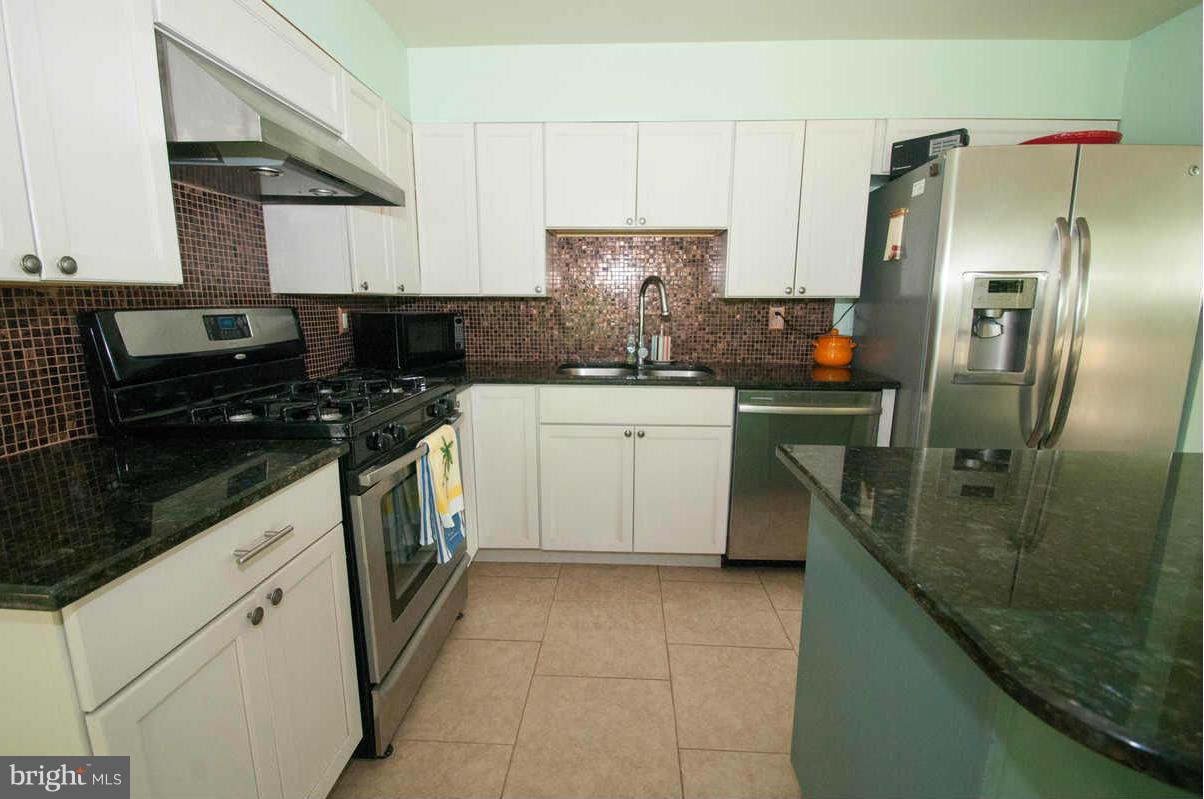 102 South Haven Road Annapolis, MD 21401 - Photo 5 of 23 Kitchen