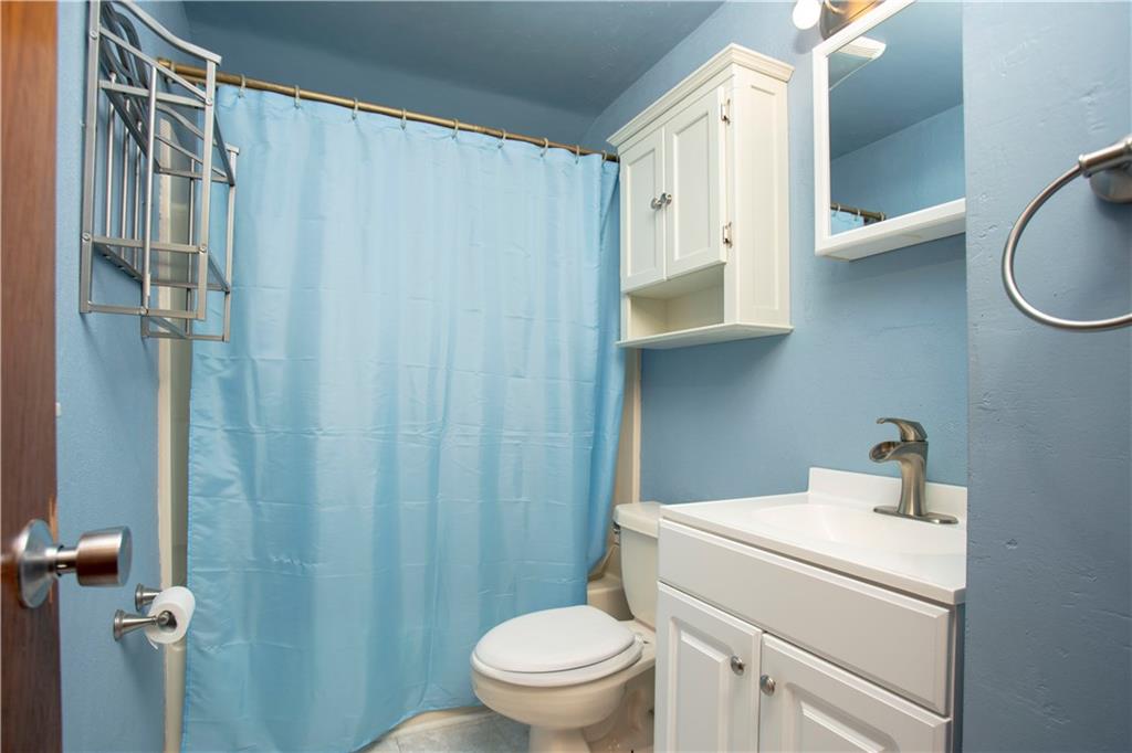 857 Blue Ridge Road Pittsburgh, PA 15239 - Photo 11 of 21 Full bath ...
