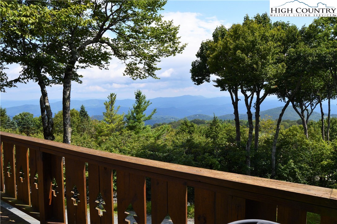 109 North Pinnacle Ridge Road, Unit 14 Beech Mountain, NC 28604 - Photo 1 of 19 Gallery Image 1