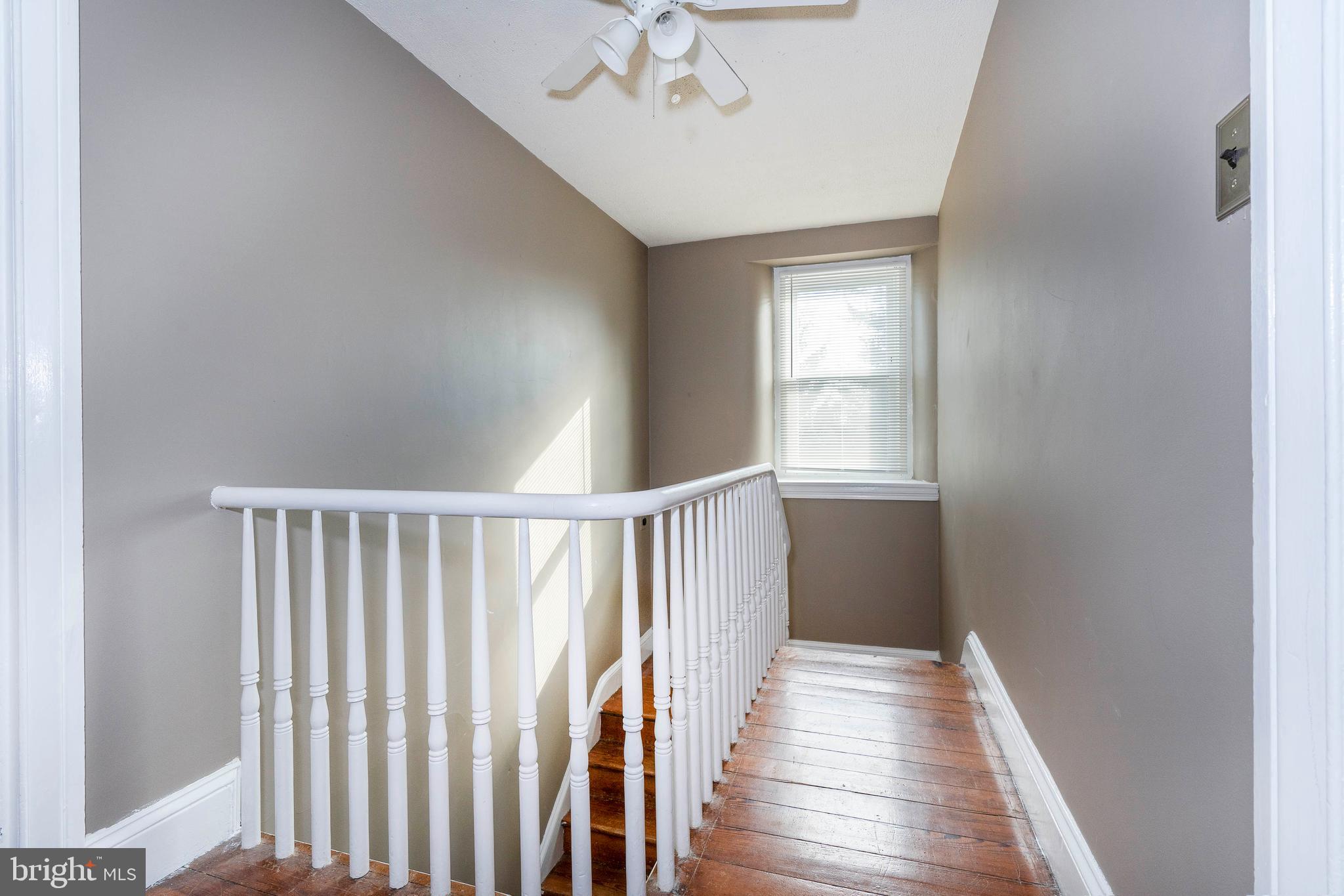 337 Ruth Avenue Aston, PA 19014 - Photo 24 of 31 2nd floor hall