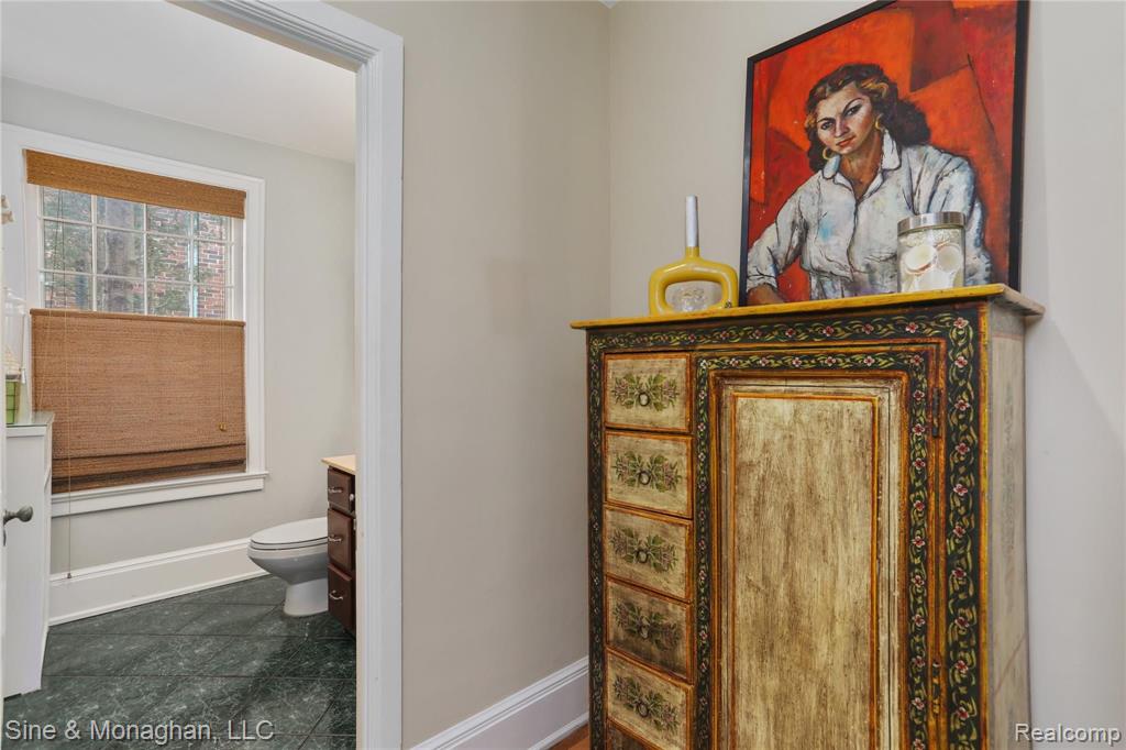 1100 Devonshire Road Grosse Pointe Park, MI 48230 - Photo 10 of 35 Gallery Image 10