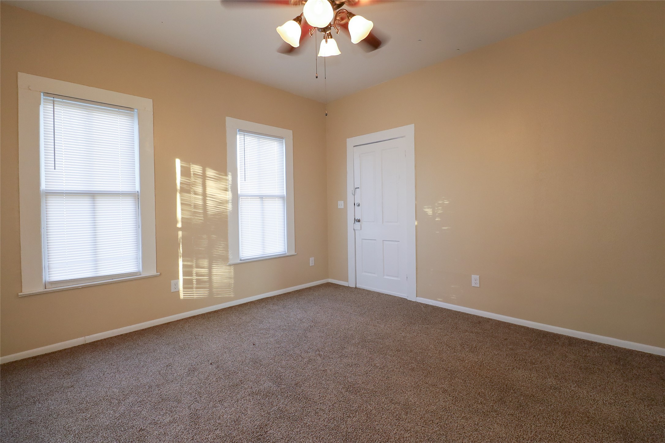 4621 Wiley Road Houston, TX 77093 - Photo 9 of 12