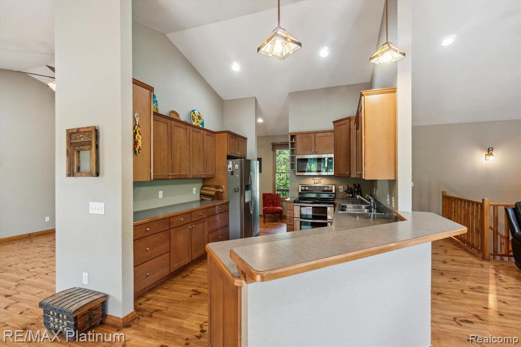 17095 Rosehill Road Pinckney, MI 48169 - Photo 9 of 57