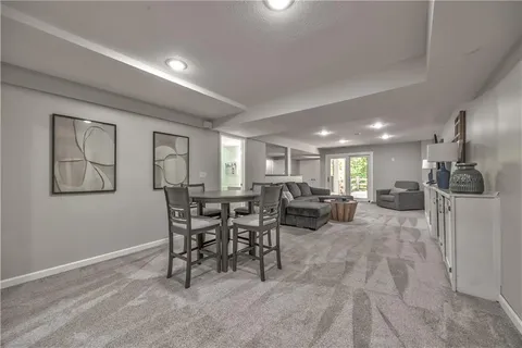 $330,000 | 10781 Oakmont Street, Overland Park, KS 66210