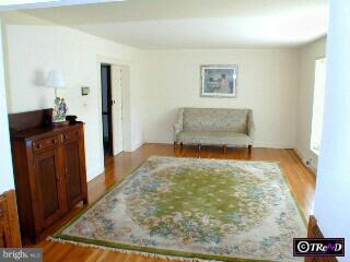 729 Windsor Place Wallingford, PA 19086 - Photo 4 of 6 Gallery Image 4