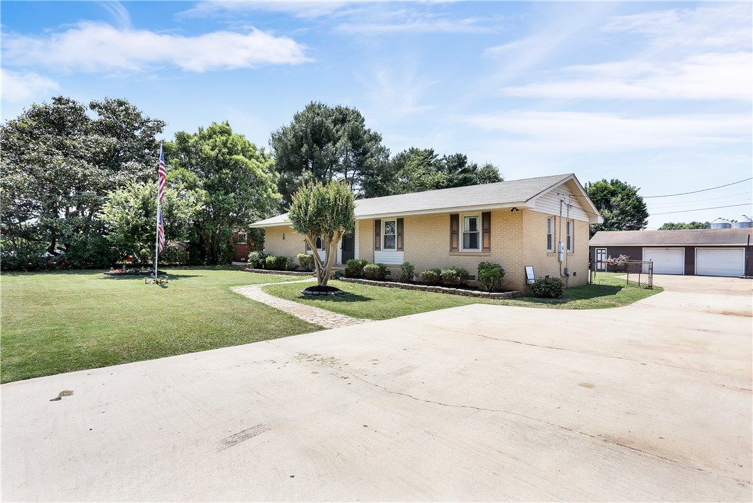 407 Edith Street Anderson, SC 29626 - Photo 2 of 30 Gallery Image 2