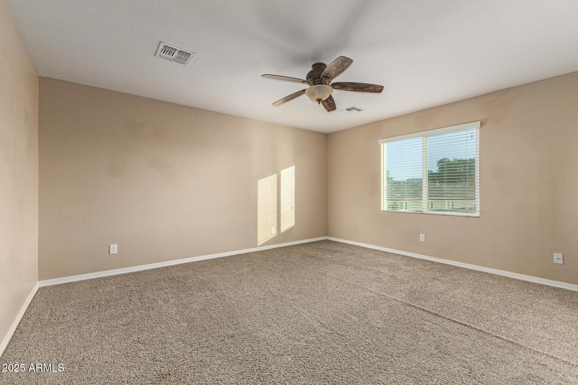 2709 West Pecan Road Phoenix, AZ 85041 - Photo 9 of 37 19 - Pecan