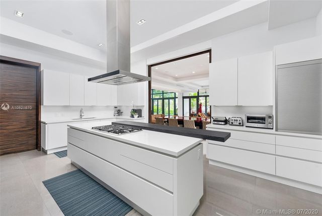 $5,350,000 | 364 Golden Beach Drive, Golden Beach, FL 33160