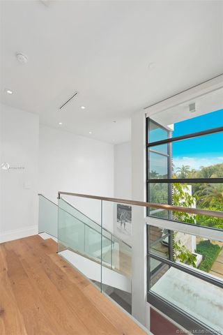 $5,350,000 | 364 Golden Beach Drive, Golden Beach, FL 33160