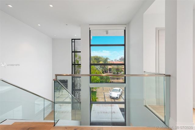 $5,350,000 | 364 Golden Beach Drive, Golden Beach, FL 33160