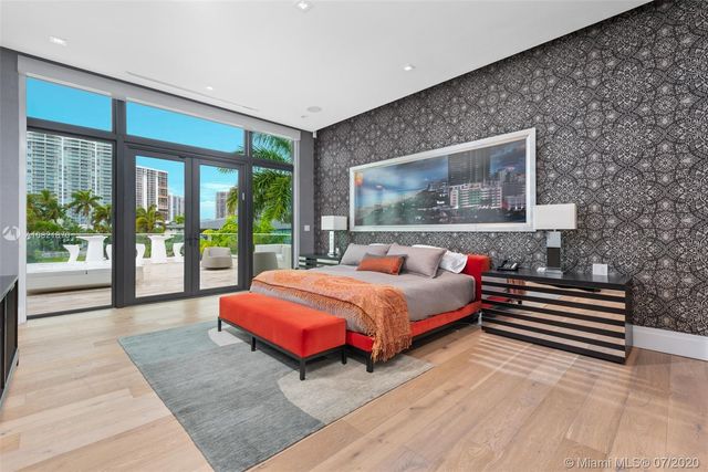 $5,350,000 | 364 Golden Beach Drive, Golden Beach, FL 33160