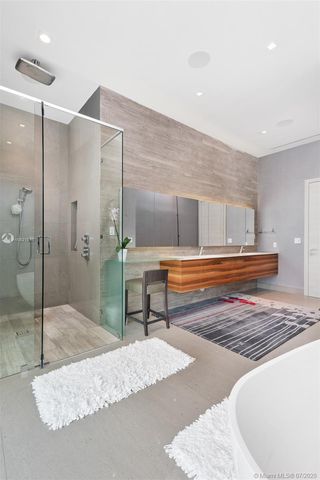 $5,350,000 | 364 Golden Beach Drive, Golden Beach, FL 33160