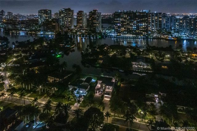 $5,350,000 | 364 Golden Beach Drive, Golden Beach, FL 33160