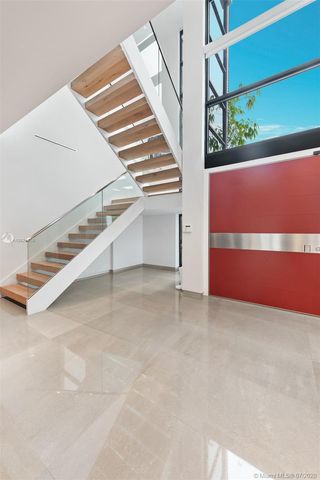 $5,350,000 | 364 Golden Beach Drive, Golden Beach, FL 33160