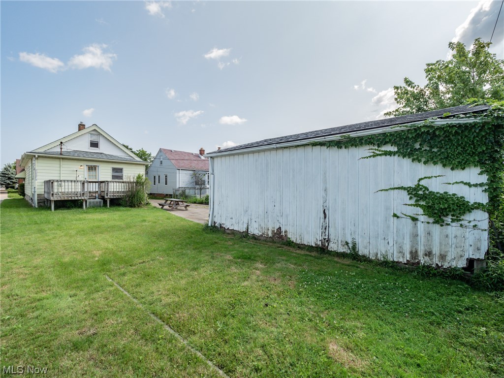7913 Spring Garden Road Cleveland, OH 44129 - Photo 29 of 30