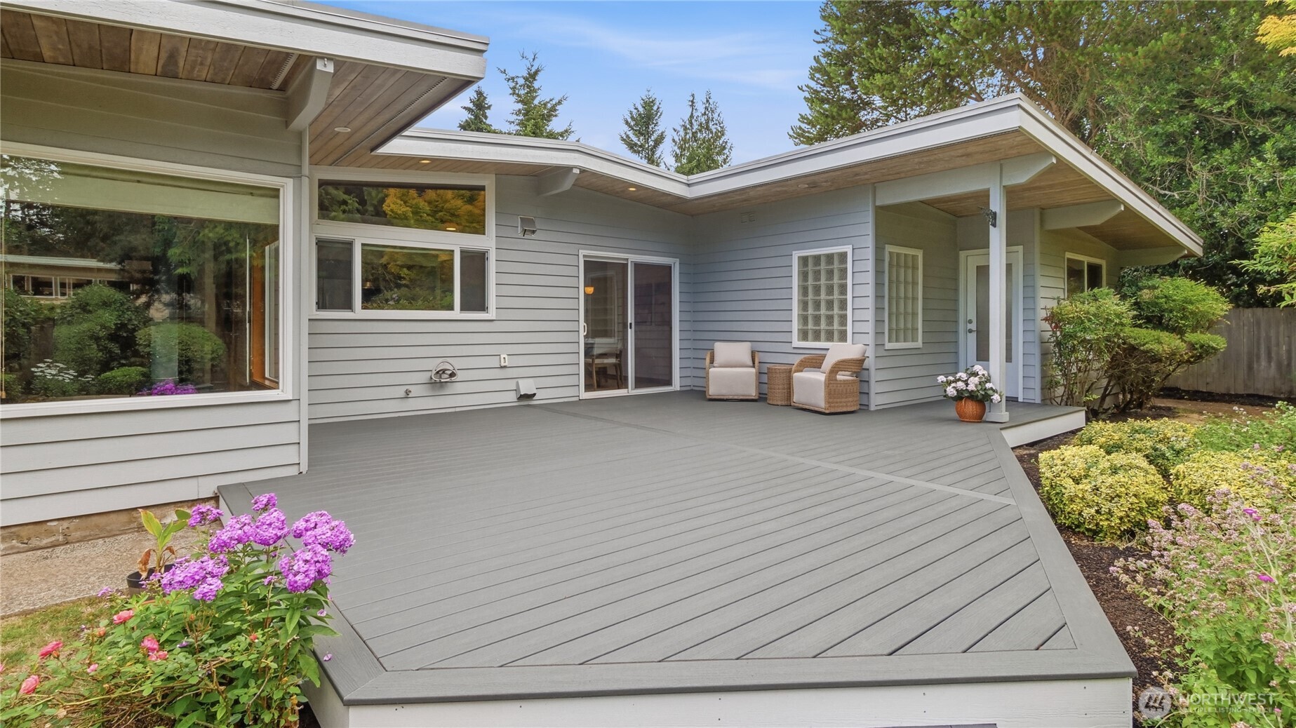 8520 Maple Lane Edmonds, WA 98026 - Photo 28 of 37