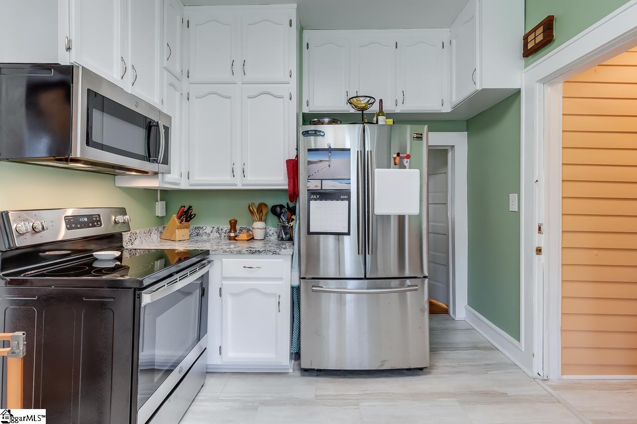 13 Perry Road Greenville, SC 29609 - Photo 16 of 35 Gallery Image 16