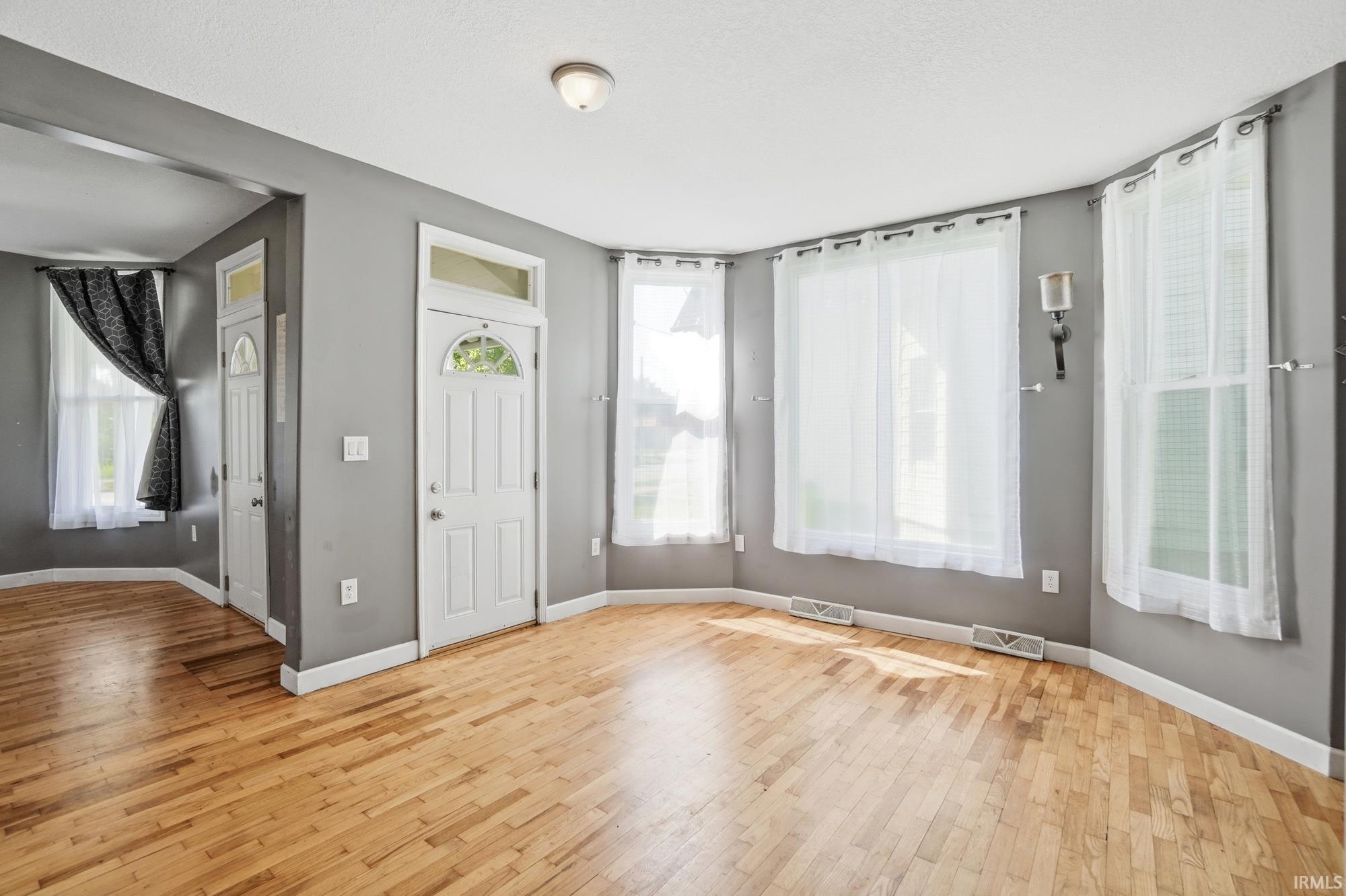 920 First Street Huntington, IN 46750 - Photo 2 of 34