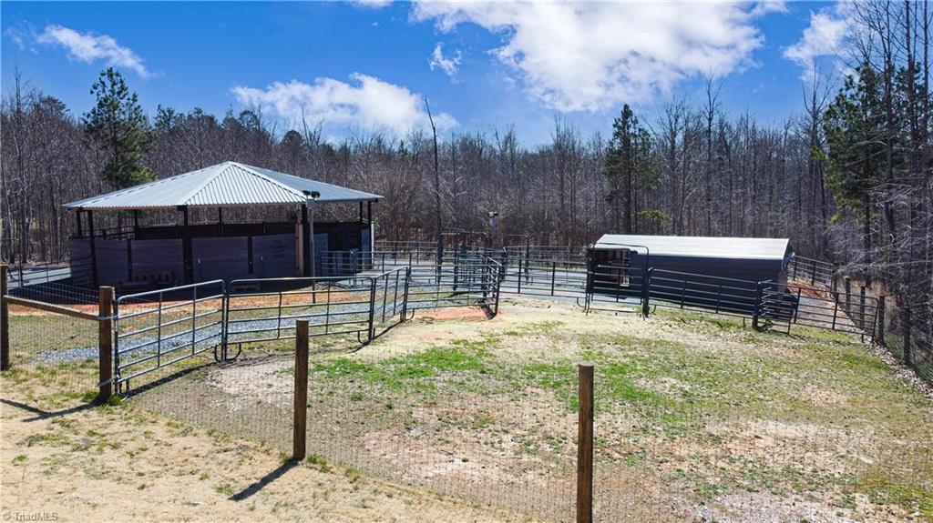 2615 Stutts Road Asheboro, NC 27205 - Photo 41 of 43 Small barn to the right