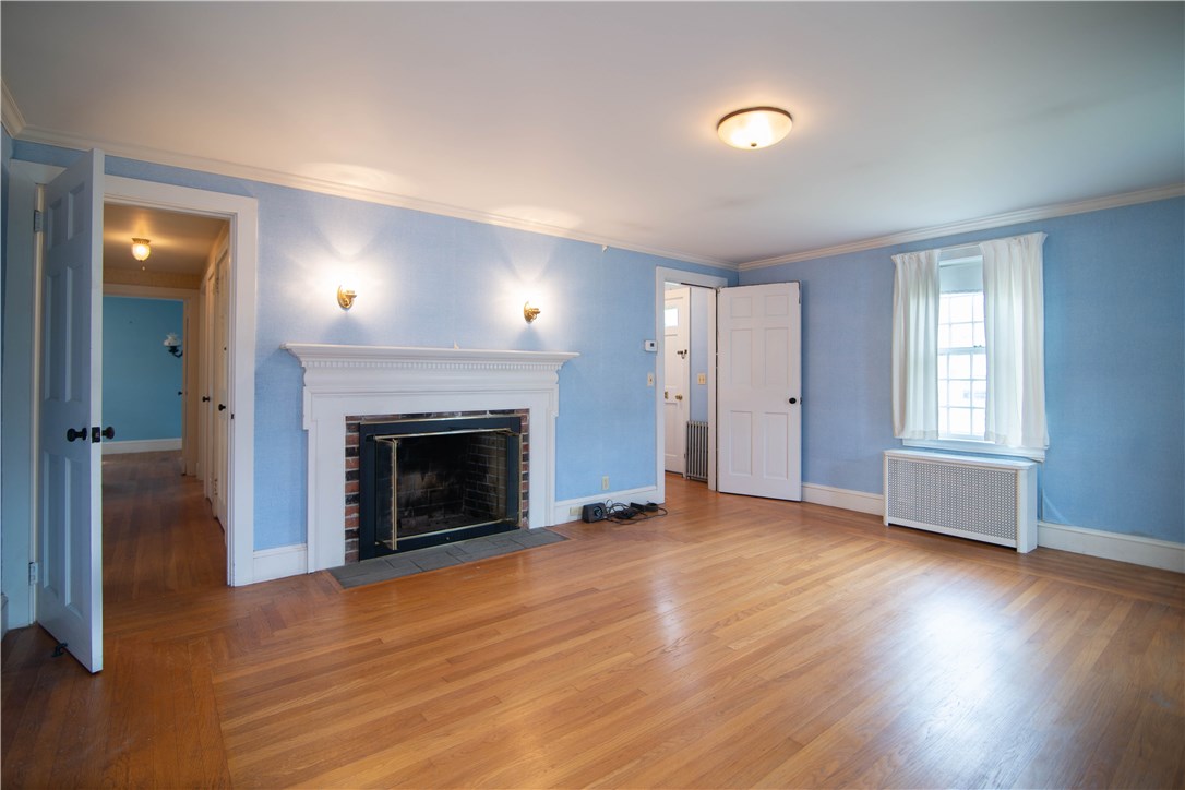 29 Westfield Road Warwick, RI 02888 - Photo 3 of 31 Gallery Image 3