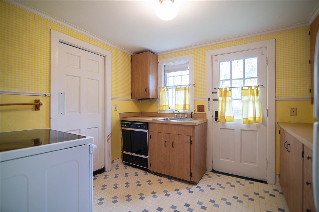 29 Westfield Road Warwick, RI 02888 - Photo 10 of 31 Gallery Image 10
