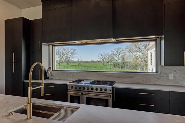 $8,999,999 | 22199 Interstate Highway North, Buffalo, TX 75831