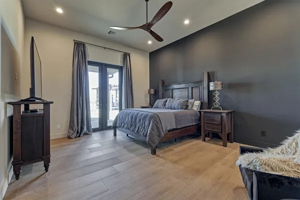 $8,999,999 | 22199 Interstate Highway North, Buffalo, TX 75831