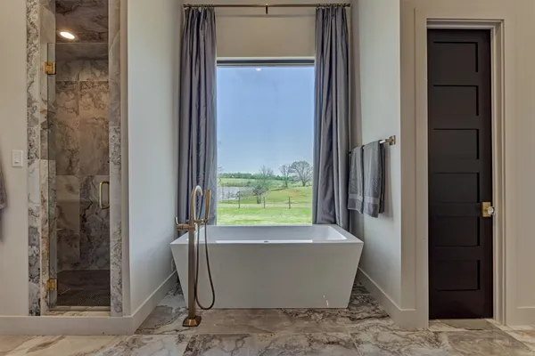 $8,999,999 | 22199 Interstate Highway North, Buffalo, TX 75831