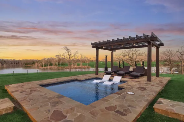 $8,999,999 | 22199 Interstate Highway North, Buffalo, TX 75831