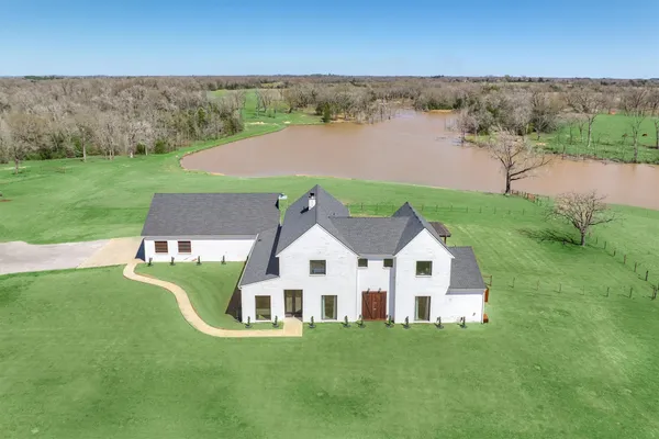 $8,999,999 | 22199 Interstate Highway North, Buffalo, TX 75831