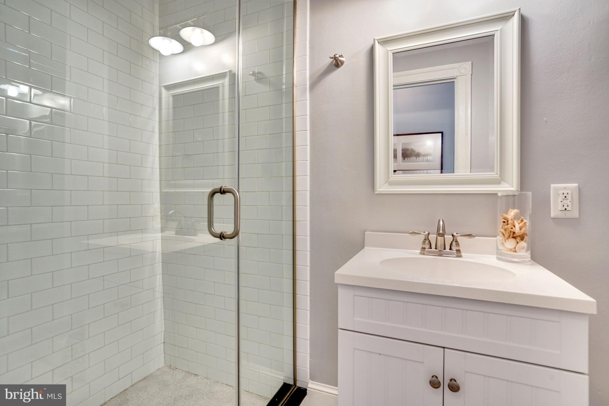 1822 Irving Street Northwest Washington, DC 20010 - Photo 17 of 23 Full Bathroom #2