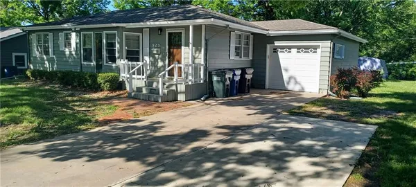 $245,000 | 923 Crestline Drive, Lawrence, KS 66049