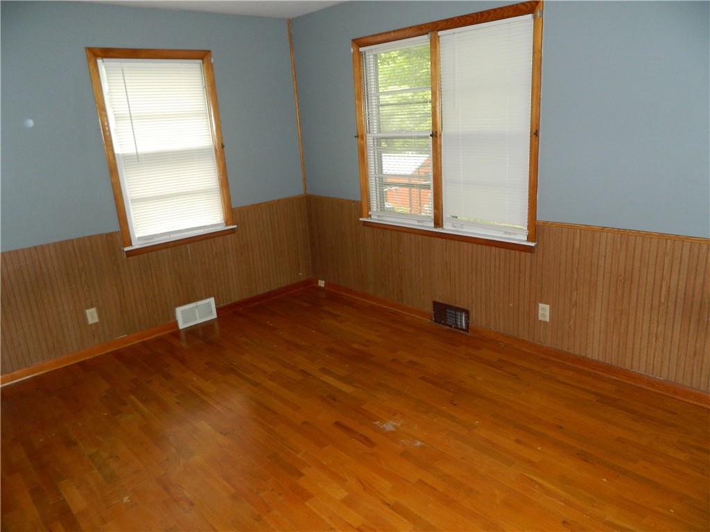 923 Crestline Drive Lawrence, KS 66049 - Photo 10 of 11