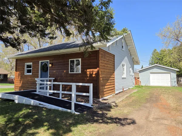 $189,000 | 221 1st Avenue, Shell Lake, WI 54871