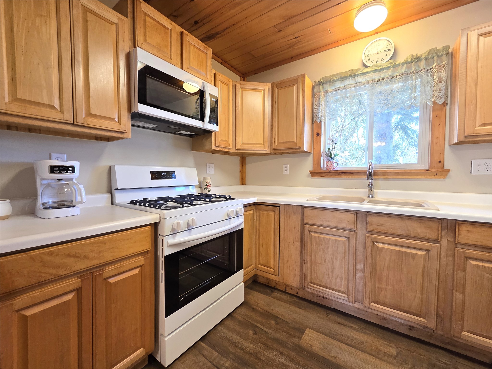 221 1st Avenue Shell Lake, WI 54871 - Photo 7 of 31