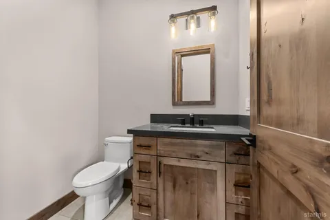 $1,350,000 | 1645 Iroquois Circle, South Lake Tahoe, CA 96150