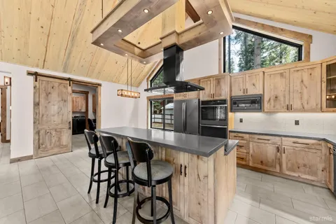 $1,350,000 | 1645 Iroquois Circle, South Lake Tahoe, CA 96150