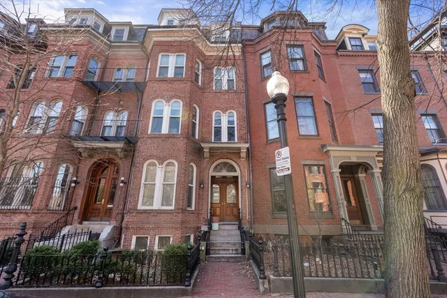 $959,000 | 112 West Concord Street, Unit 2, Boston, MA 02118