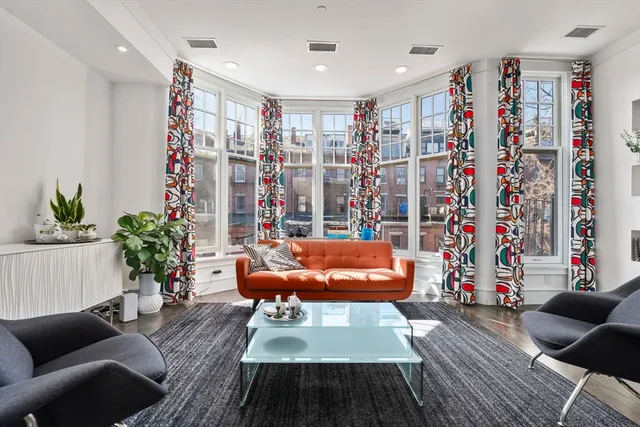 $959,000 | 112 West Concord Street, Unit 2, Boston, MA 02118