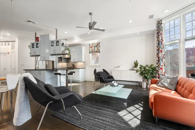 $959,000 | 112 West Concord Street, Unit 2, Boston, MA 02118