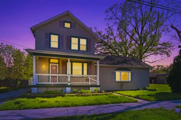 $2,500 | 2261 136th Street, Blue Island, IL 60406