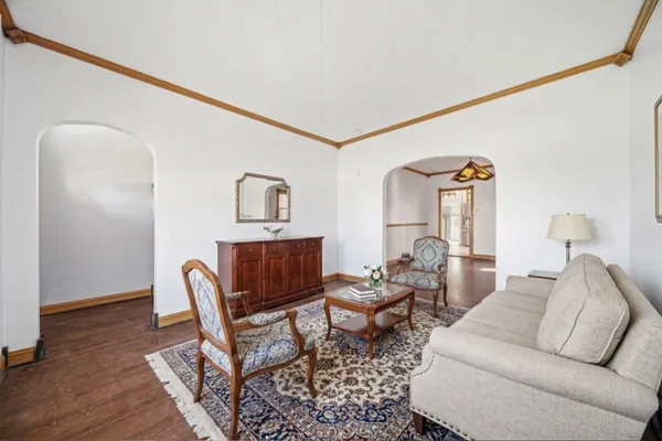 $2,500 | 2261 136th Street, Blue Island, IL 60406